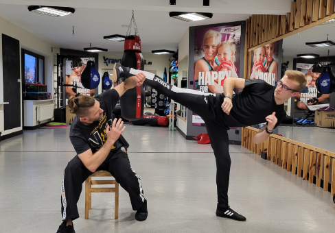 Trening indywidualny, czy grupowy - co wybrać?