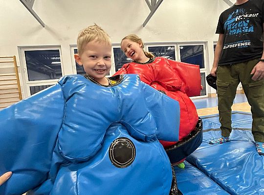 Nauka samoobrony poprzez zabawę