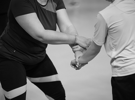 Dlaczego warto zacząć kurs samoobrony właśnie teraz? 5 powodów, by nie odkładać treningów na później.